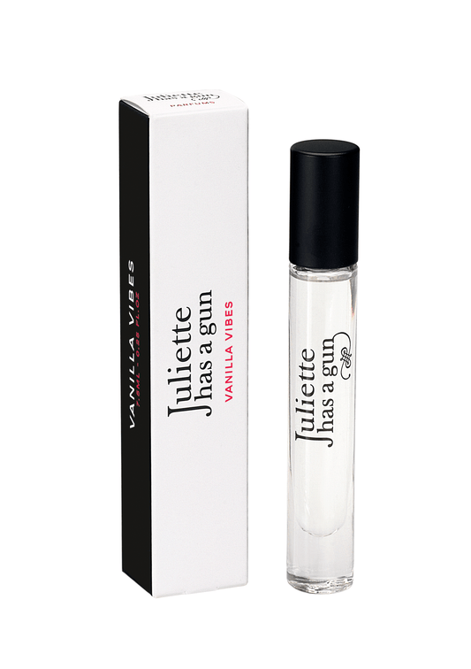 Juliette Has a Gun Vanilla Vibes 4ml 0.135 fl. oz. Official perfume sample,  Juliette Has a Gun Vanilla Vibes 4ml 0.135 fl. oz. 液量オンス公式香水サンプル,  Juliette Has a Gun Vanilla Vibes 4ml 0.135 fl. oz. официална парфюмна проба,  Juliette Has a Gun Vanilla Vibes 4ml 0.135 fl. oz. échantillon de parfum officiel,  Juliette Has a Gun Vanilla Vibes 4ml 0.135 fl. oz. virallinen hajuvesinäyte,  Juliette Has a Gun Vanilla Vibes 4ml 0.135 fl. oz. oficjalna próbka perfum